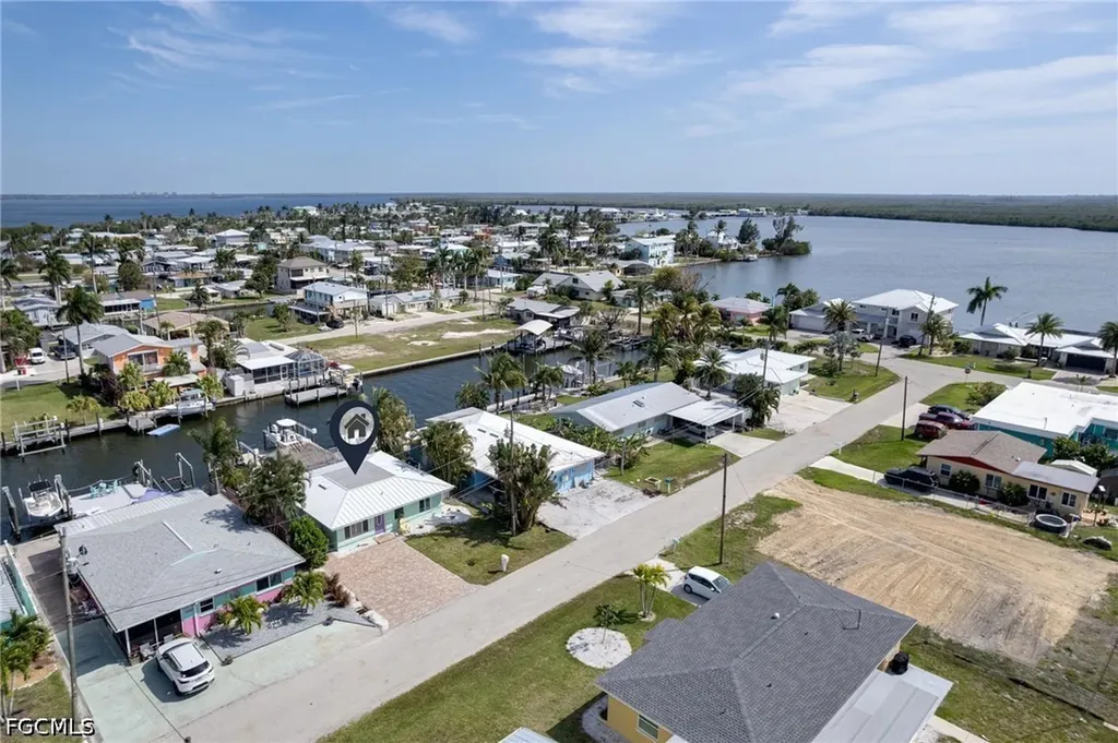 2639 Bridgeview Street Matlacha FL 33993