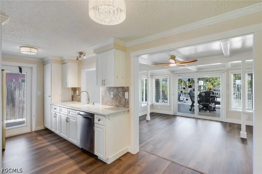 2639 Bridgeview Street Matlacha FL 33993