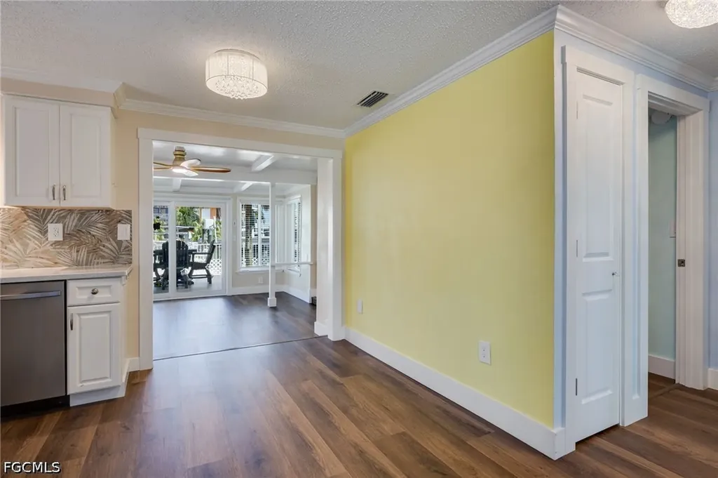 2639 Bridgeview Street Matlacha FL 33993