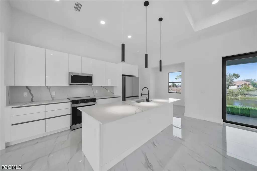 1320 NE 20th Street Cape Coral FL 33909