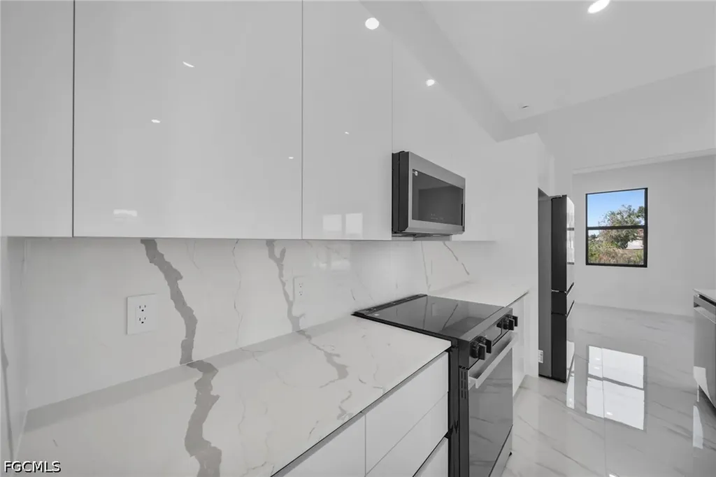 1320 NE 20th Street Cape Coral FL 33909