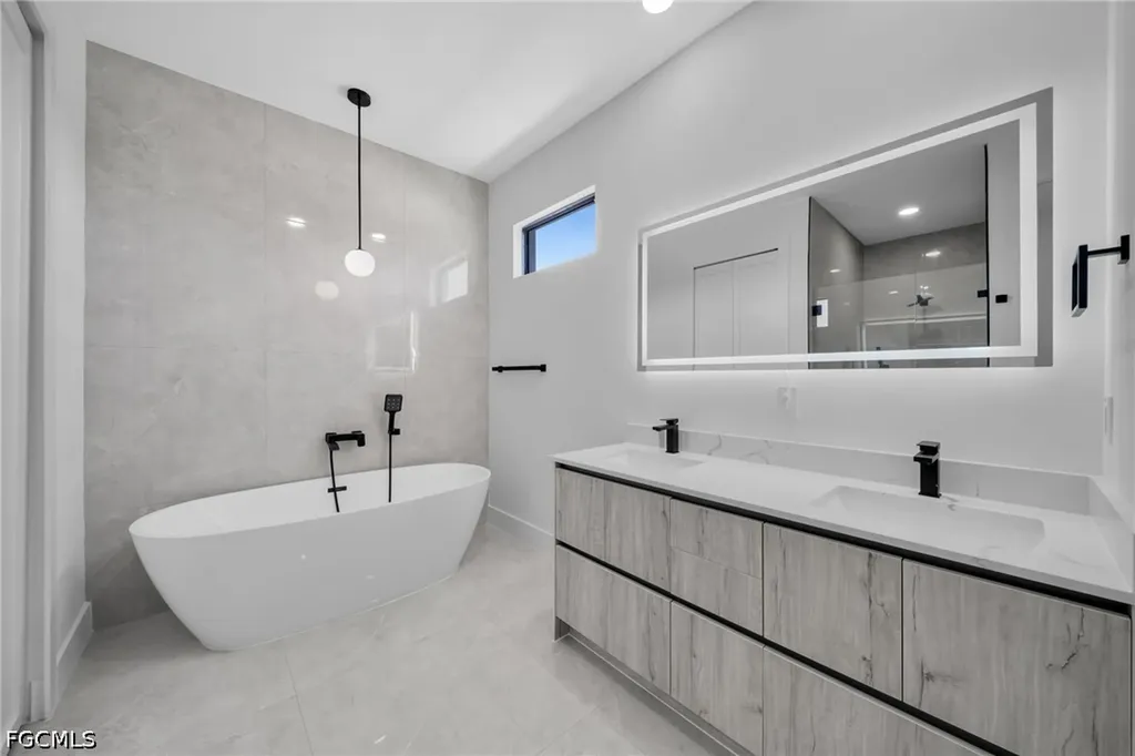 1320 NE 20th Street Cape Coral FL 33909