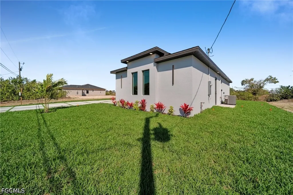 1320 NE 20th Street Cape Coral FL 33909
