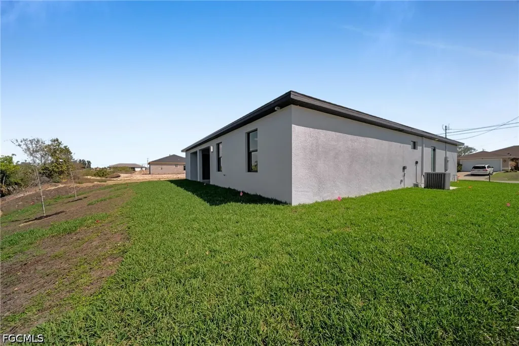 1320 NE 20th Street Cape Coral FL 33909