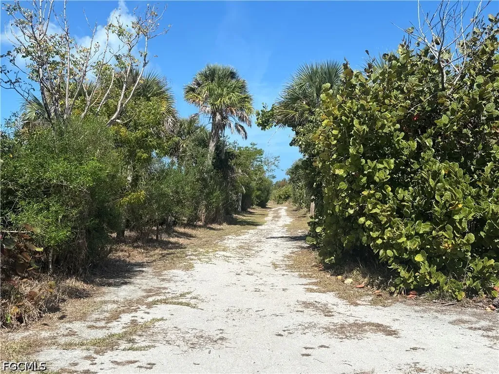 5135 Joewood Drive Sanibel FL 33957