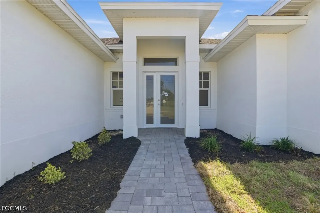 3425 NE 14th Place Cape Coral FL 33909