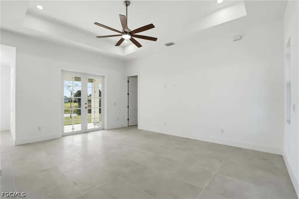 3425 NE 14th Place Cape Coral FL 33909