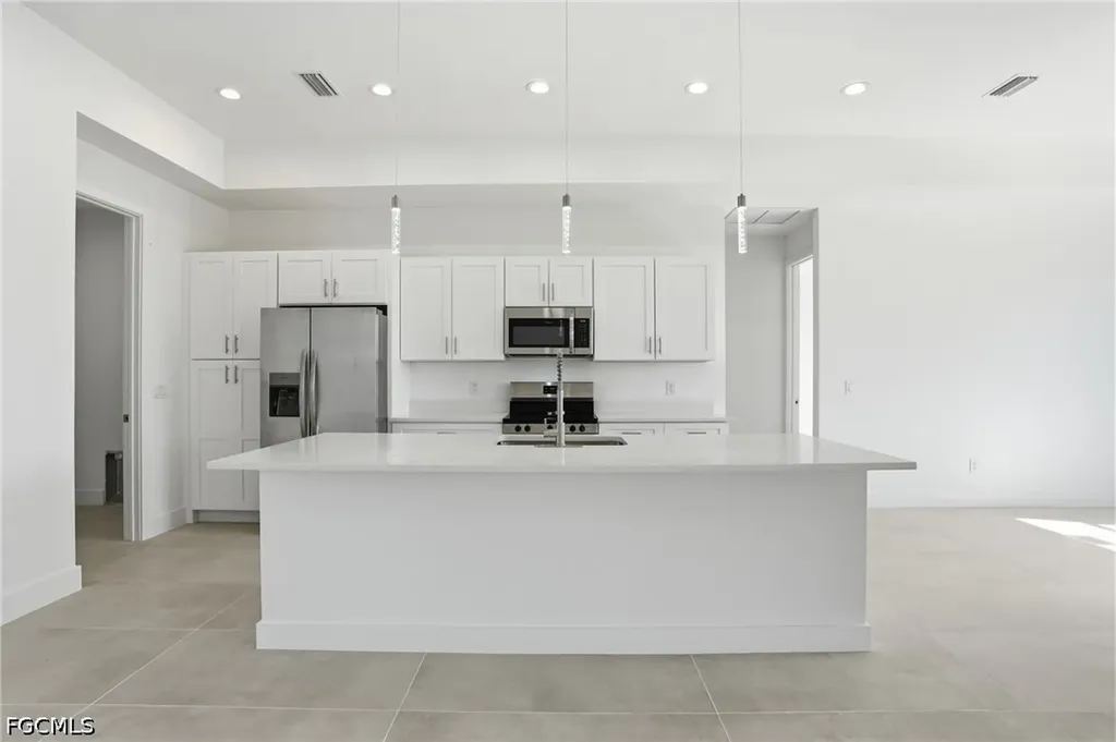3425 NE 14th Place Cape Coral FL 33909
