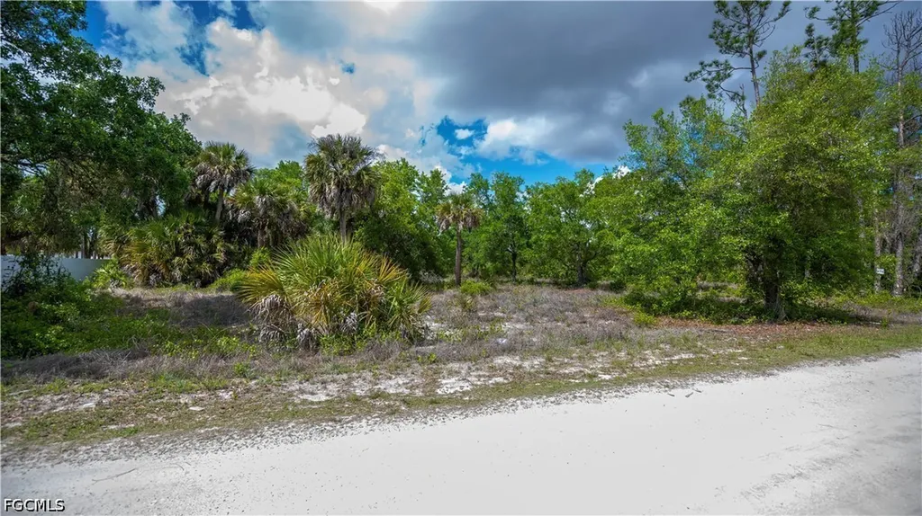 7906 23rd Place Labelle FL 33935