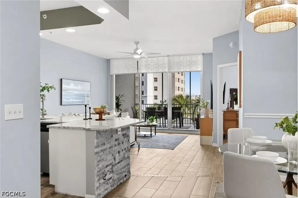 Naples FL, 470 Launch Circle, Unit V503