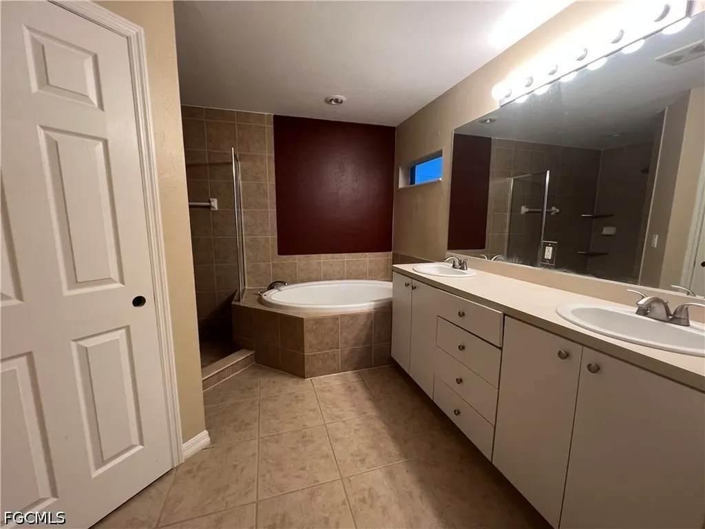 1722 NW 18th Terrace Cape Coral FL 33993