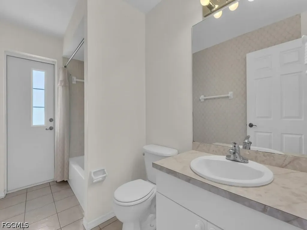 404 SE 28th Terrace Cape Coral FL 33904