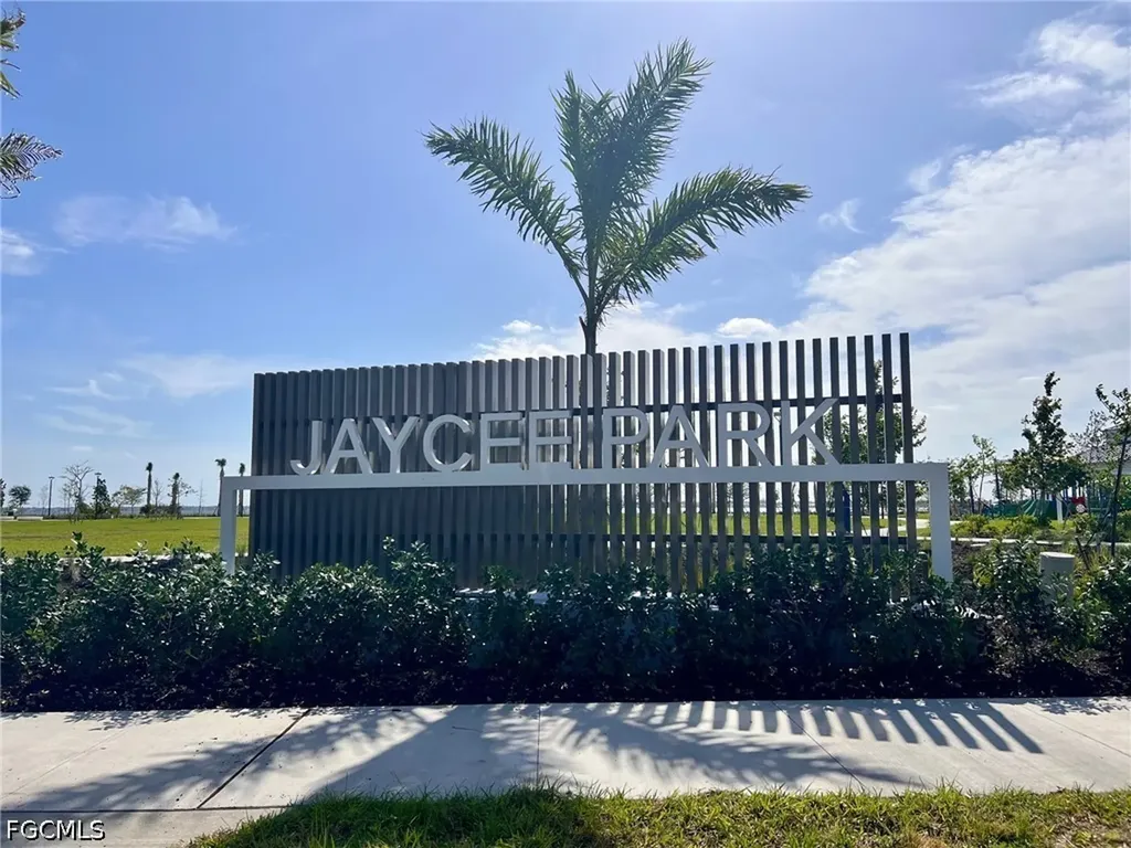 4102 SE 19th Place Cape Coral FL 33904