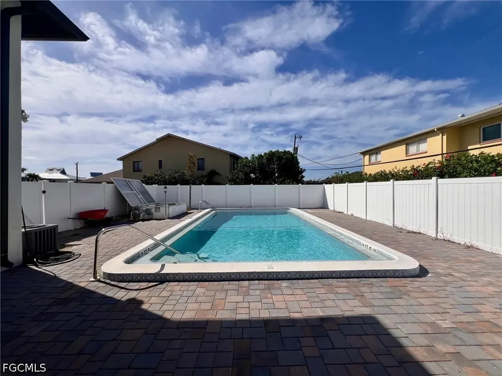 4102 SE 19th Place Cape Coral FL 33904