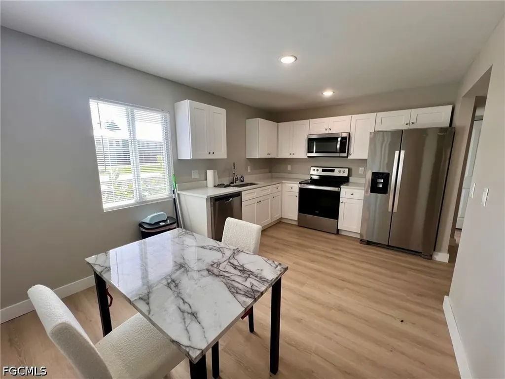 4102 SE 19th Place Cape Coral FL 33904