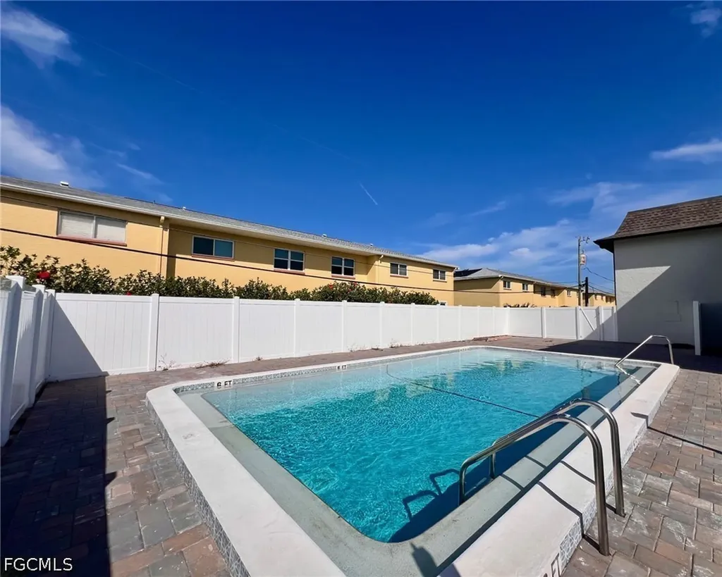 4102 SE 19th Place Cape Coral FL 33904