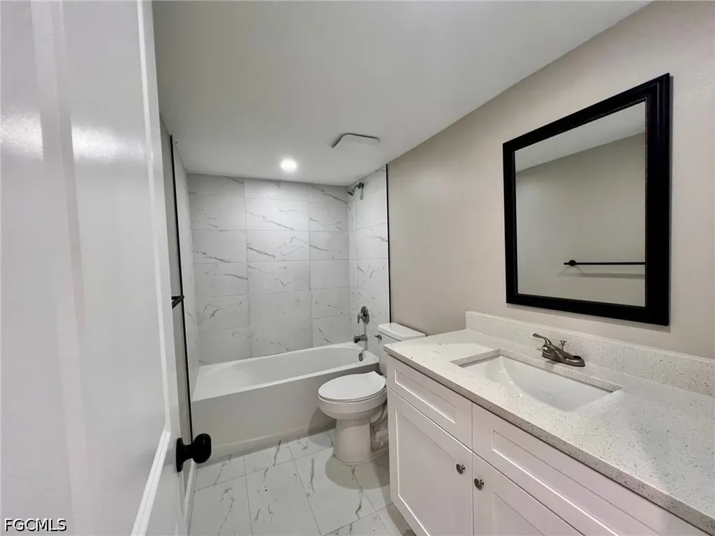 4102 SE 19th Place Cape Coral FL 33904