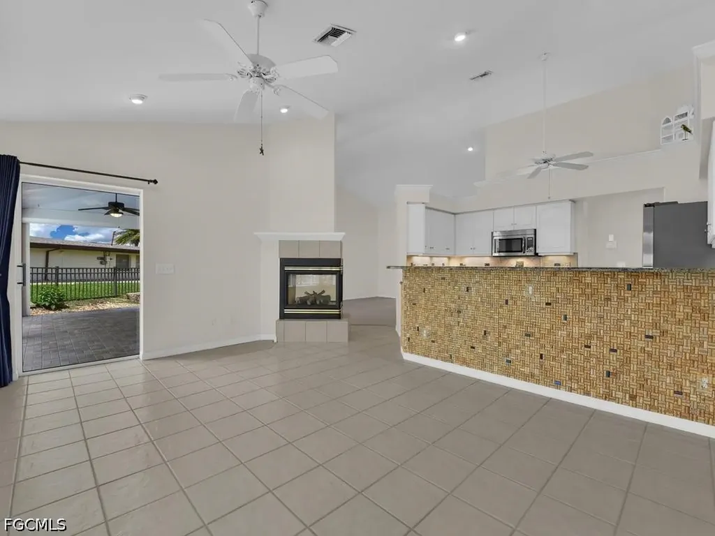 5204 SW 3rd Avenue Cape Coral FL 33914