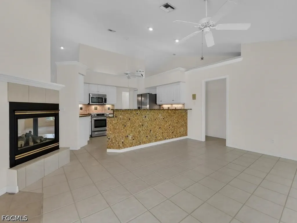 5204 SW 3rd Avenue Cape Coral FL 33914