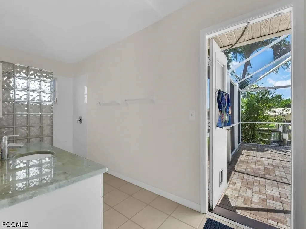 5204 SW 3rd Avenue Cape Coral FL 33914