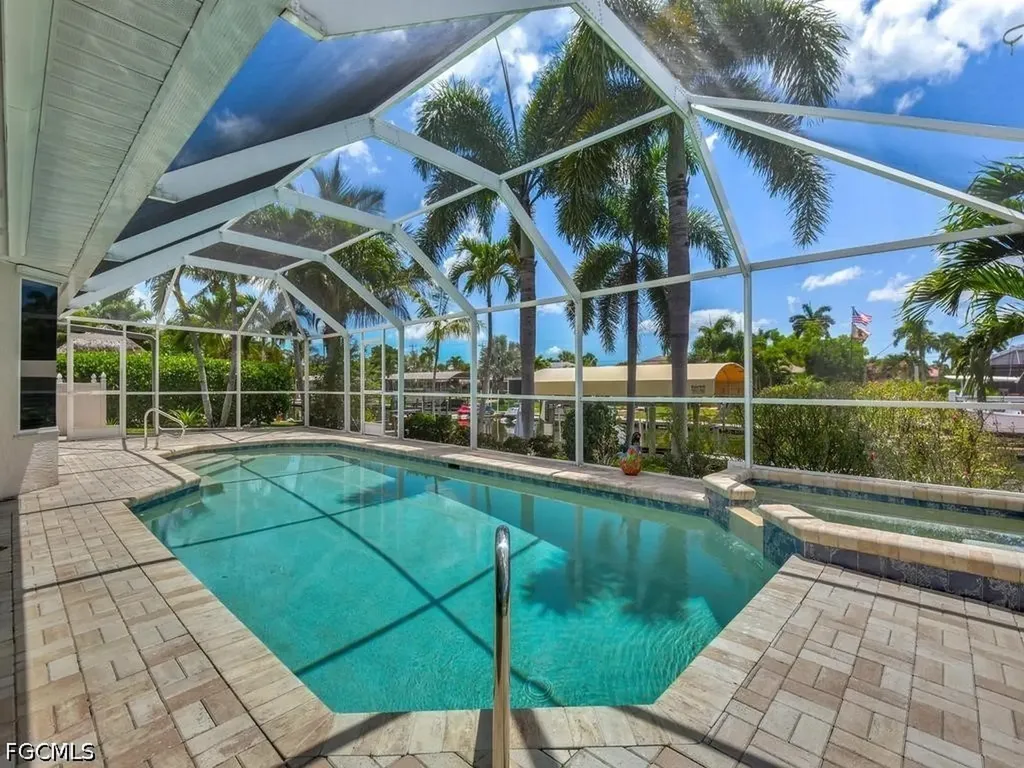 5204 SW 3rd Avenue Cape Coral FL 33914