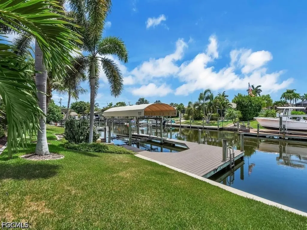 5204 SW 3rd Avenue Cape Coral FL 33914