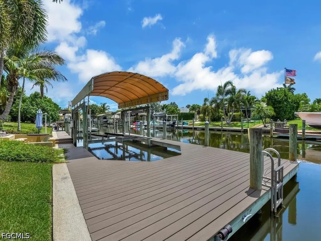 5204 SW 3rd Avenue Cape Coral FL 33914