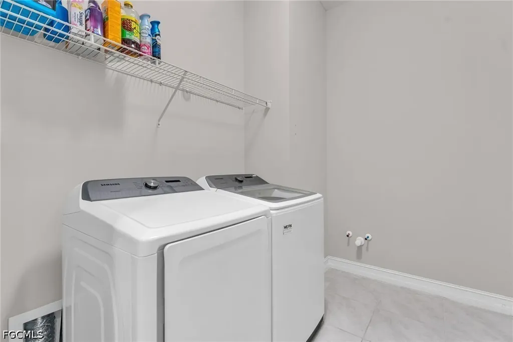 3596 Avenida Del Vera North Fort Myers FL 33917