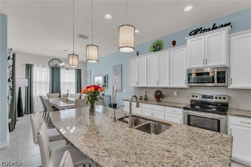 3596 Avenida Del Vera North Fort Myers FL 33917