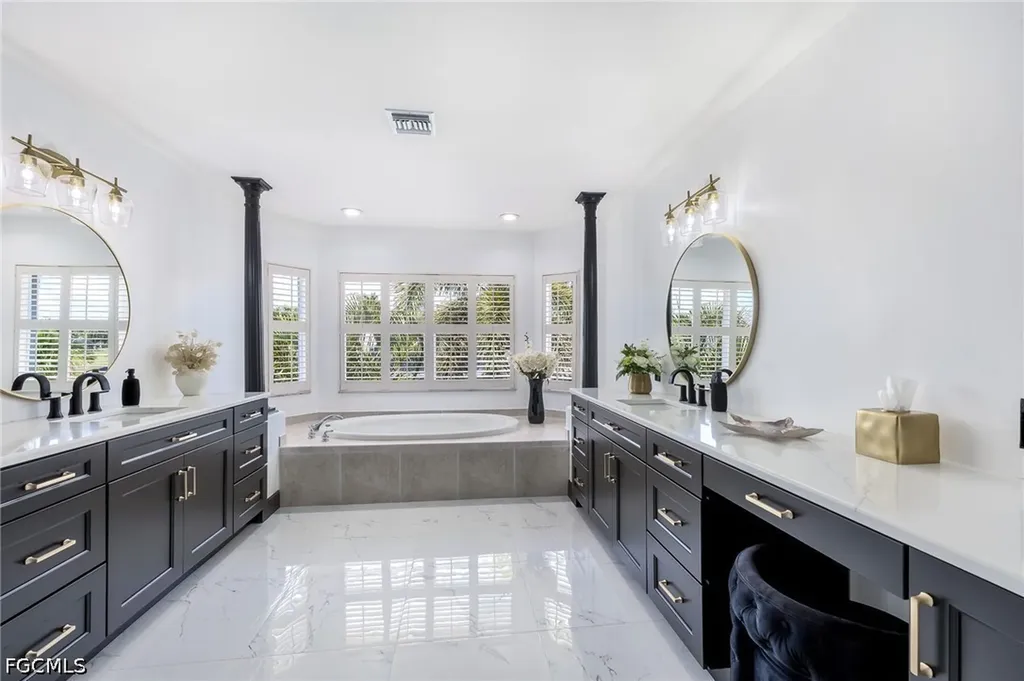 11908 King James Court Cape Coral FL 33991