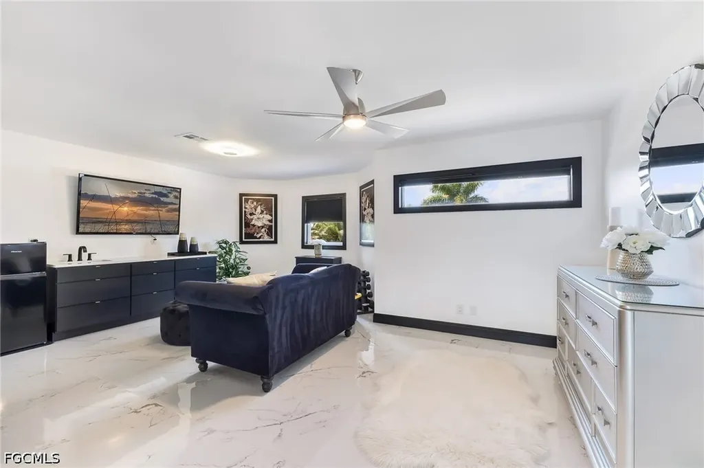 11908 King James Court Cape Coral FL 33991