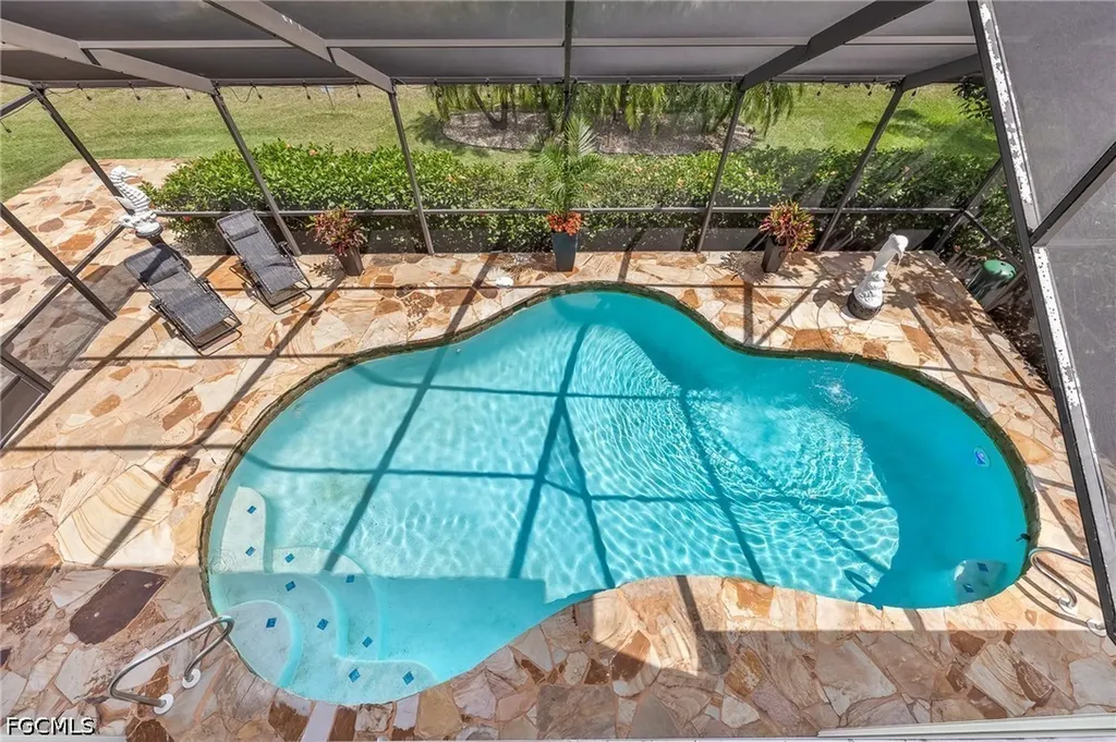 11908 King James Court Cape Coral FL 33991
