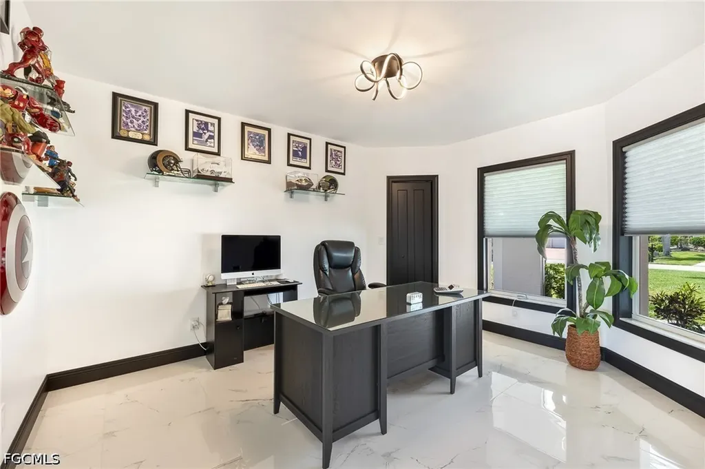 11908 King James Court Cape Coral FL 33991