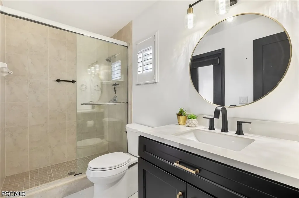 11908 King James Court Cape Coral FL 33991