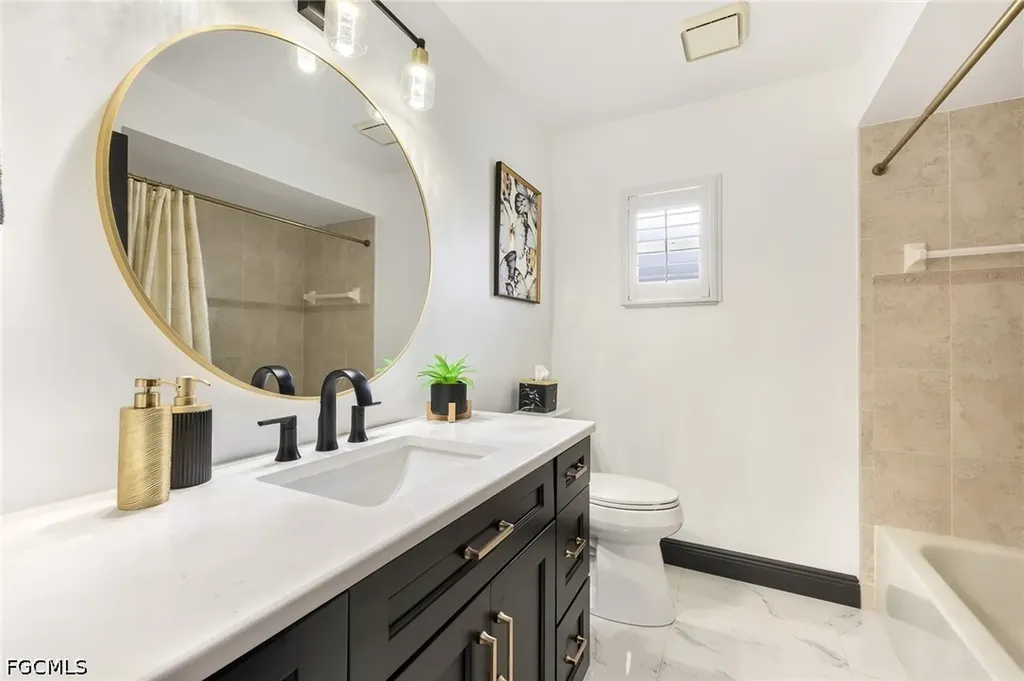 11908 King James Court Cape Coral FL 33991