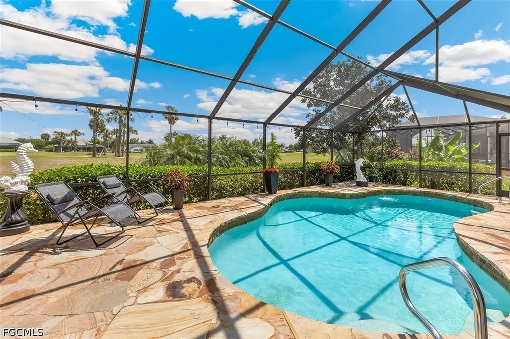 11908 King James Court Cape Coral FL 33991