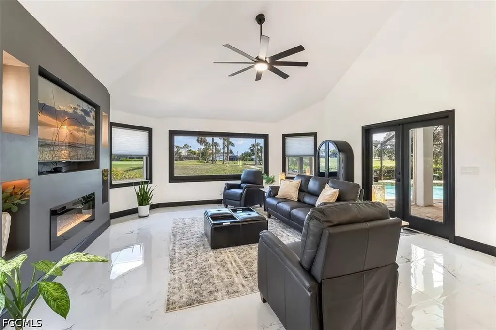 11908 King James Court Cape Coral FL 33991