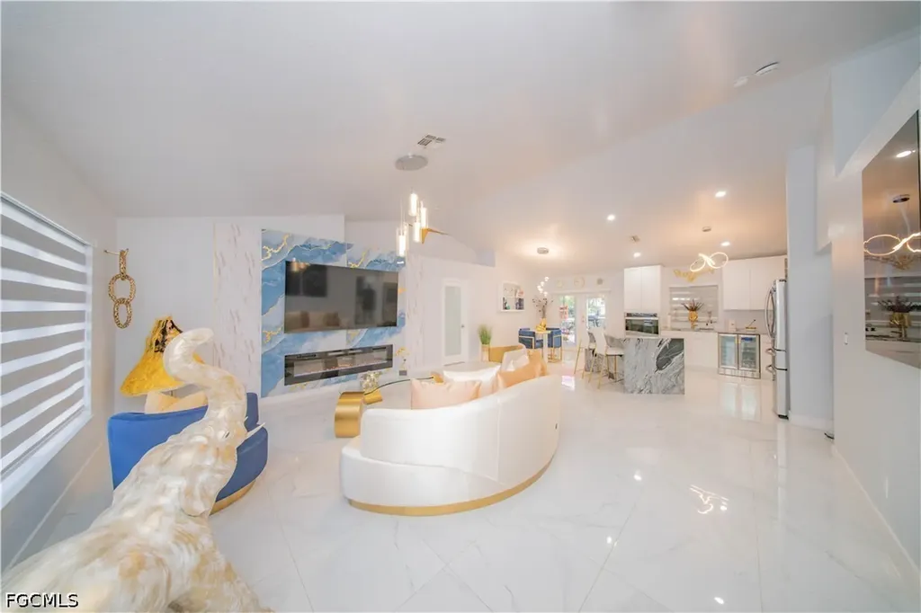 344 NE 10th Street Cape Coral FL 33909