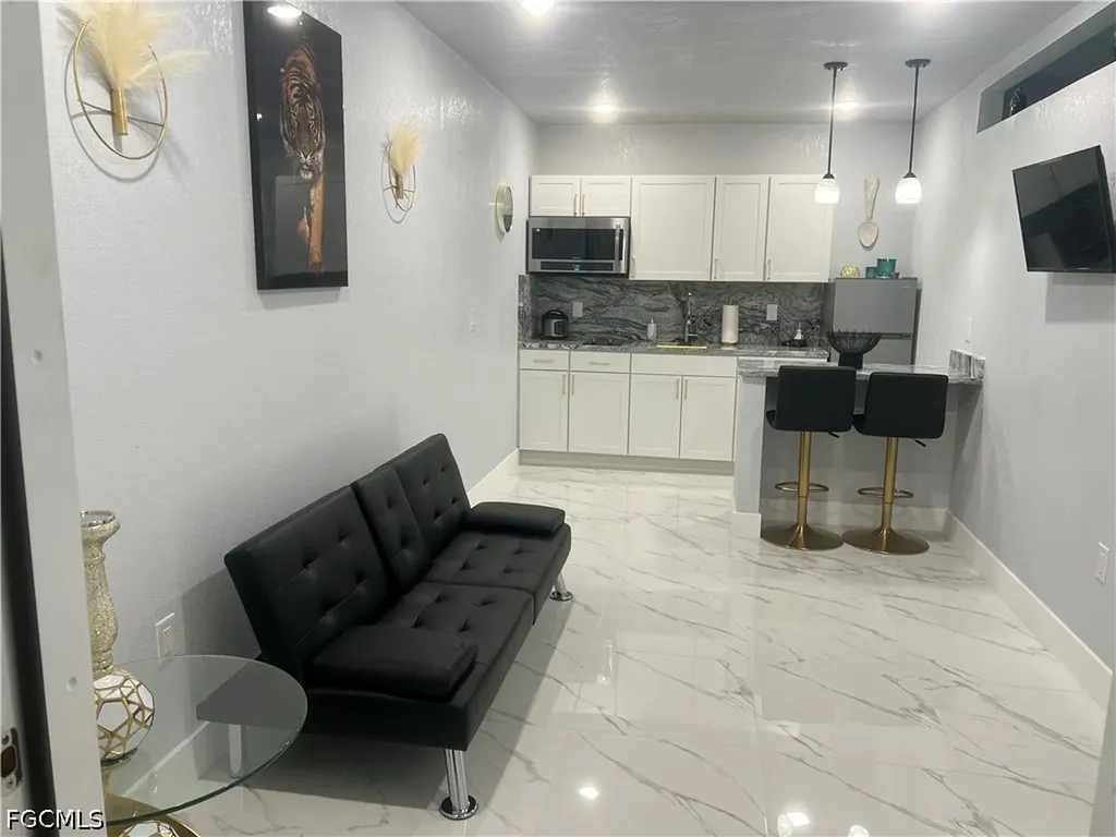 344 NE 10th Street Cape Coral FL 33909