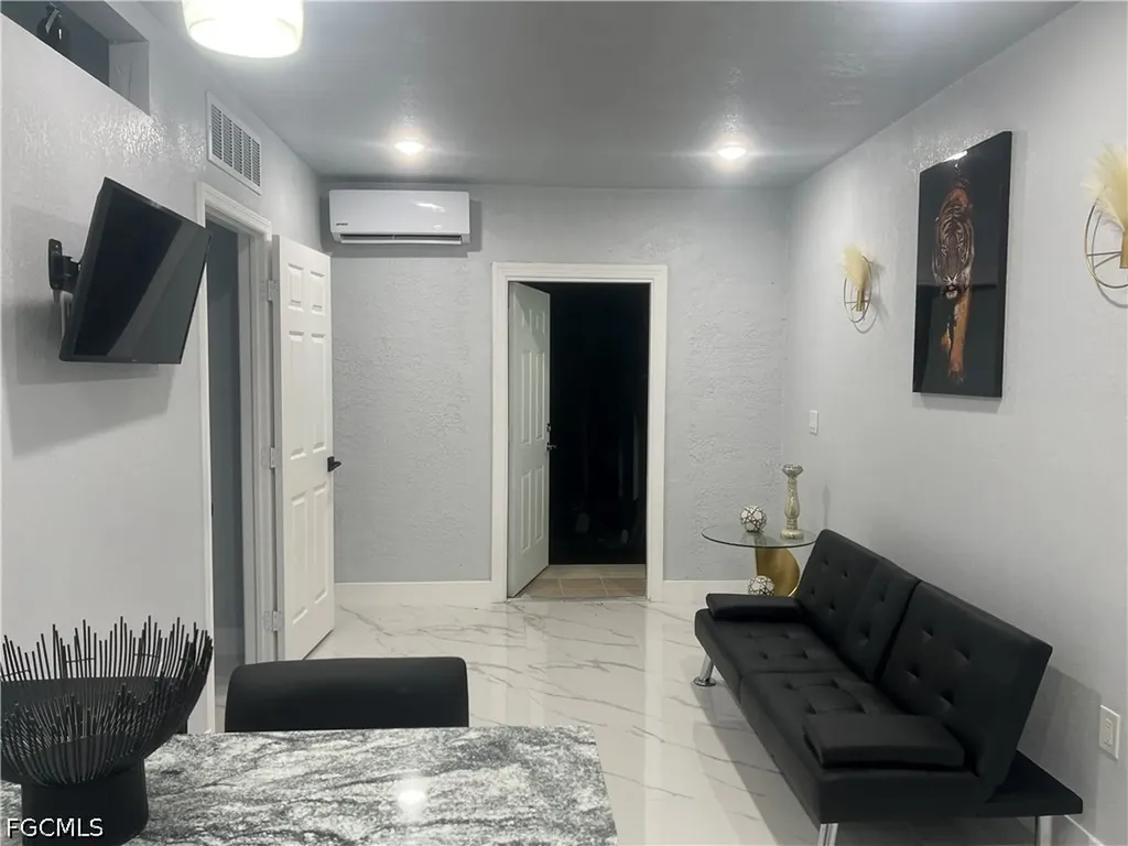 344 NE 10th Street Cape Coral FL 33909
