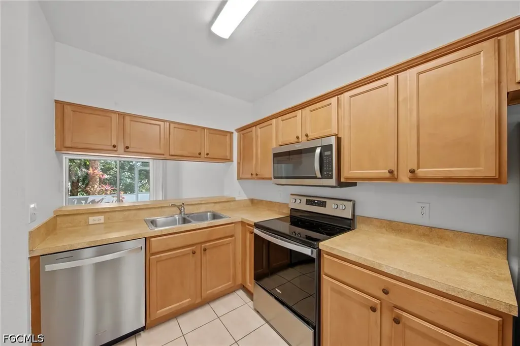 8273 Pacific Beach Drive Fort Myers FL 33966