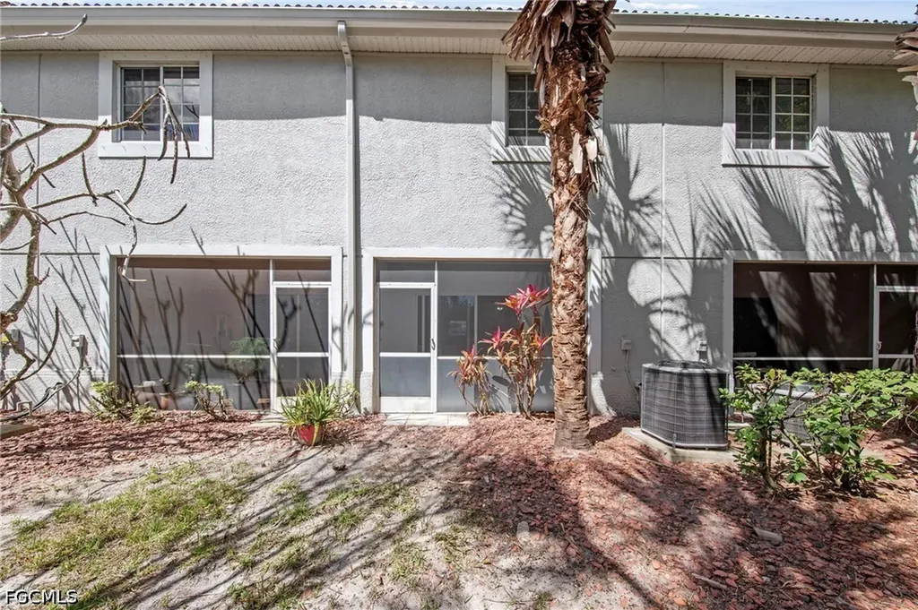 8273 Pacific Beach Drive Fort Myers FL 33966