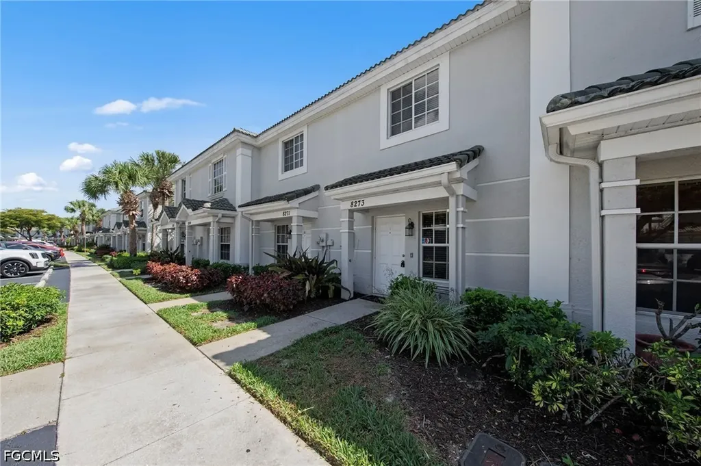8273 Pacific Beach Drive Fort Myers FL 33966