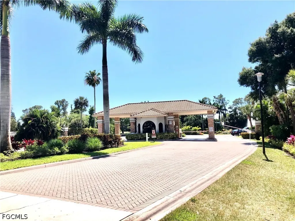 16561 Heron Coach Way Fort Myers FL 33908