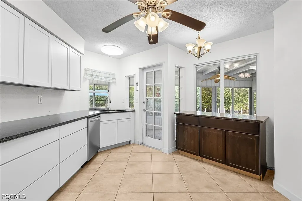 93 Glenmont Drive W North Fort Myers FL 33917