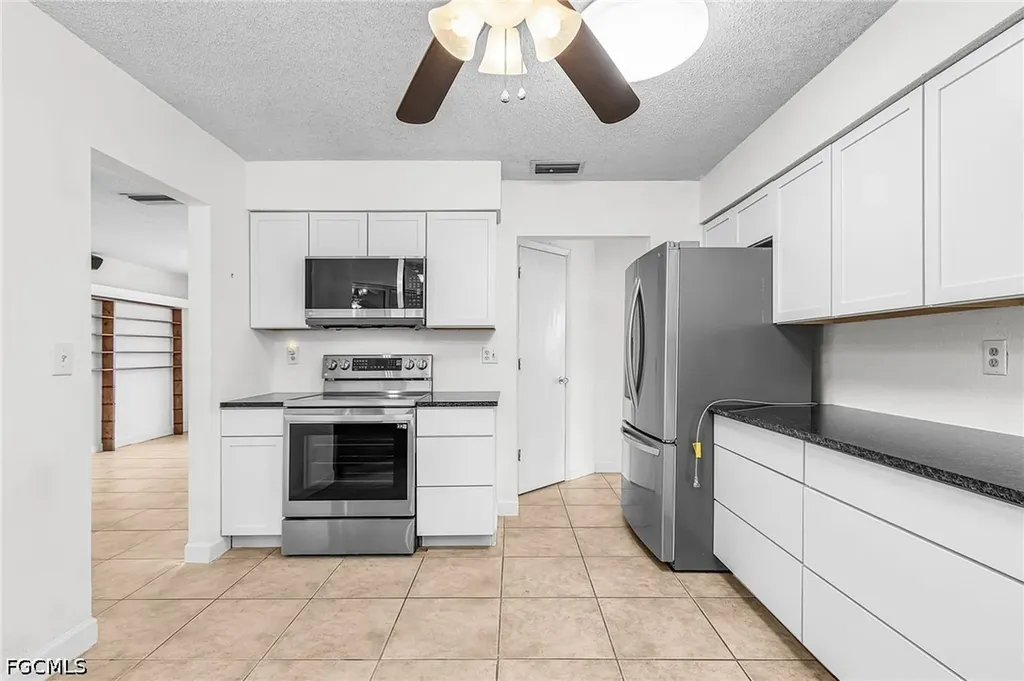 93 Glenmont Drive W North Fort Myers FL 33917