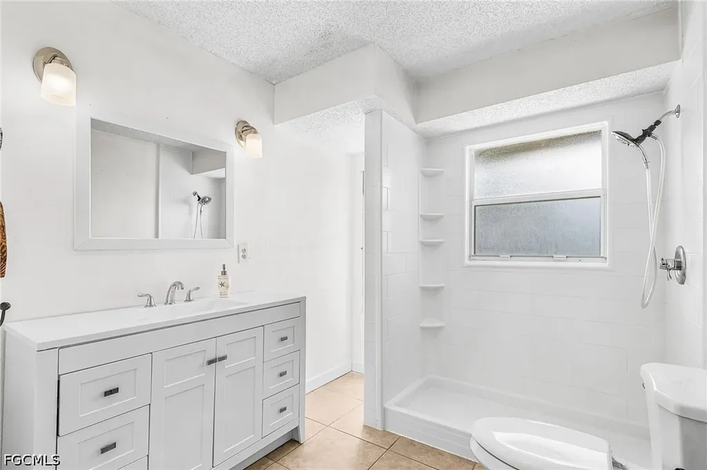 93 Glenmont Drive W North Fort Myers FL 33917