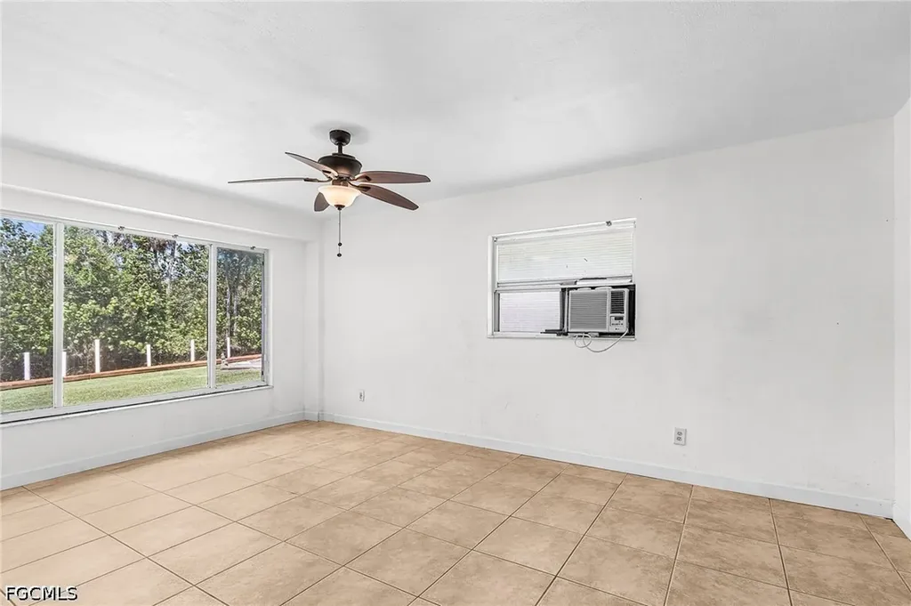 93 Glenmont Drive W North Fort Myers FL 33917