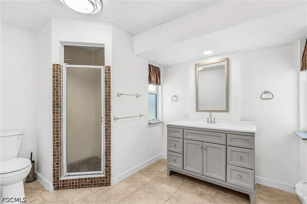 93 Glenmont Drive W North Fort Myers FL 33917