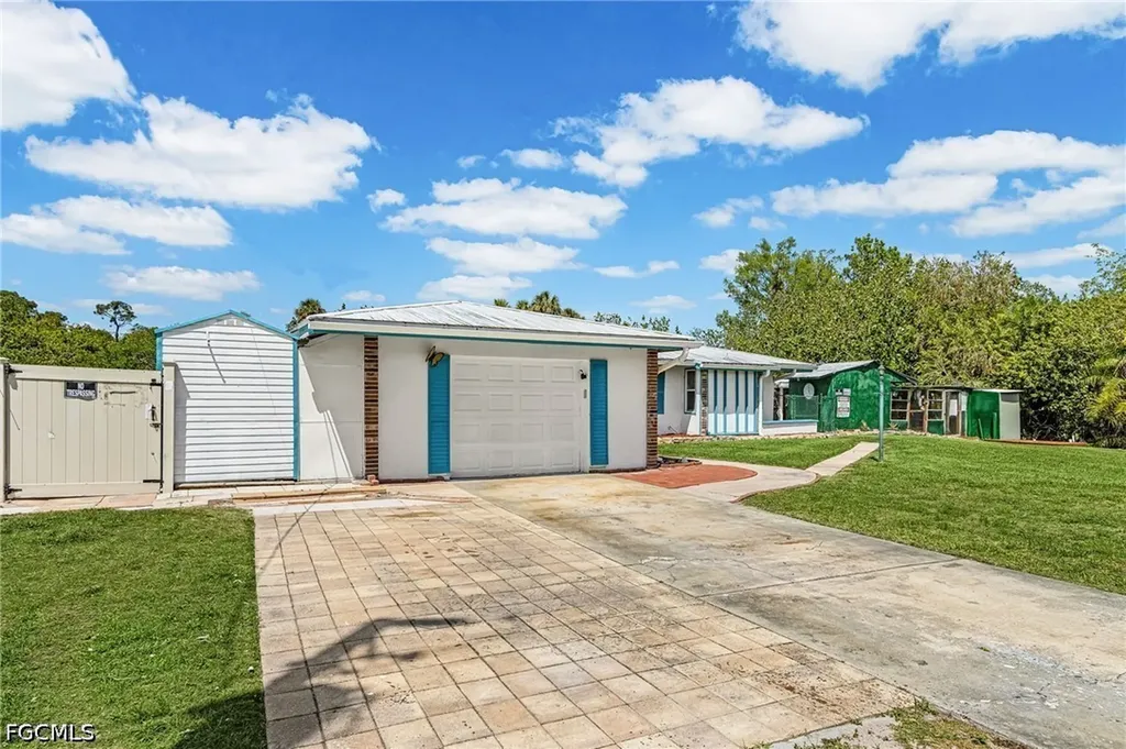 93 Glenmont Drive W North Fort Myers FL 33917